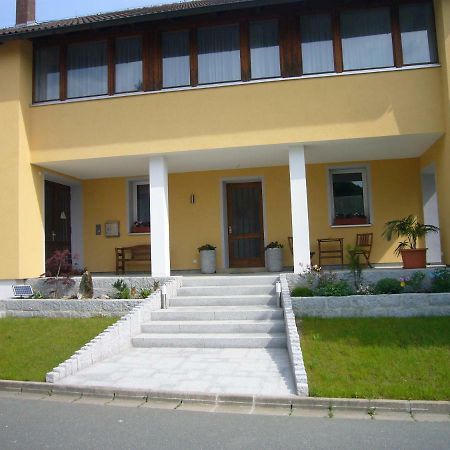 Ferienwohnung Im Alten Schulhaus - Keine Monteure Plech ภายนอก รูปภาพ